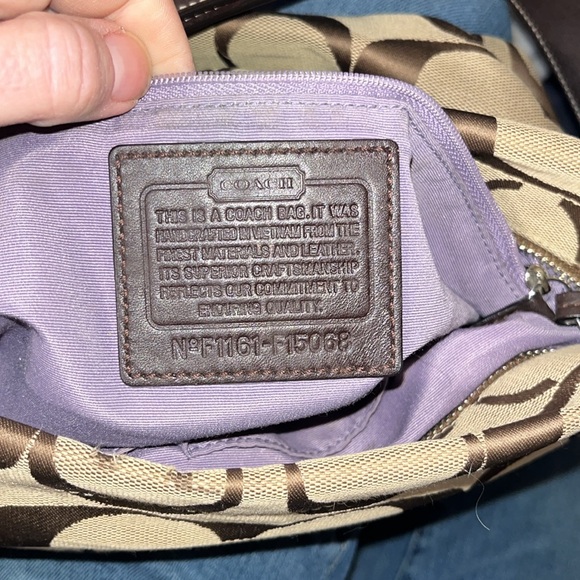 Coach purse! In Excellent used condition! π - Picture 8 of 16